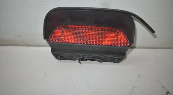 Honda CR-V Third/center stoplight P6939