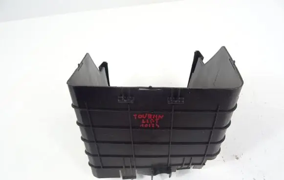 Volkswagen Touran III Battery box tray 3C0915335