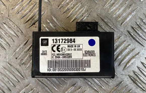 Opel Vectra C Tire pressure sensor 13172984 SCHRADFR A61302200