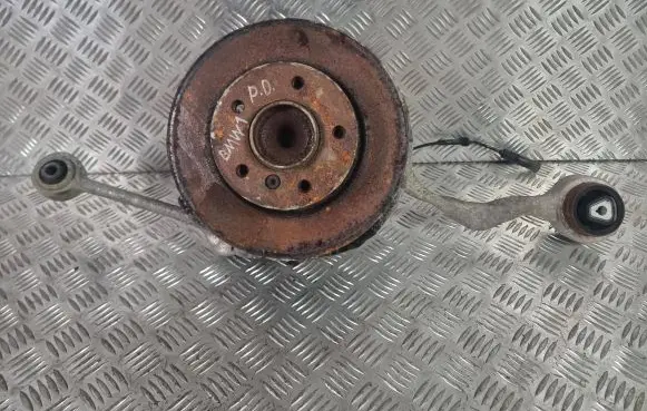 BMW 1 E81 E87 Front wheel hub spindle knuckle