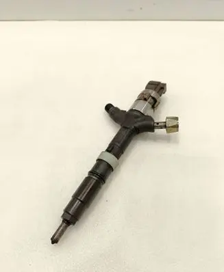 Toyota RAV 4 (XA20) Fuel injector 2367027030 11D24155