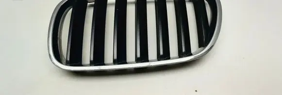 BMW X3 E83 Front bumper upper radiator grill 5113420087
