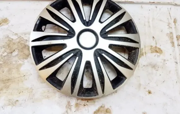 Ford Focus R14 wheel hub/cap/trim 