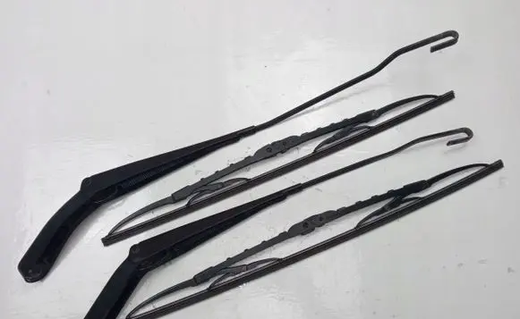 Ford Mondeo Mk III Headlight wiper arm set 