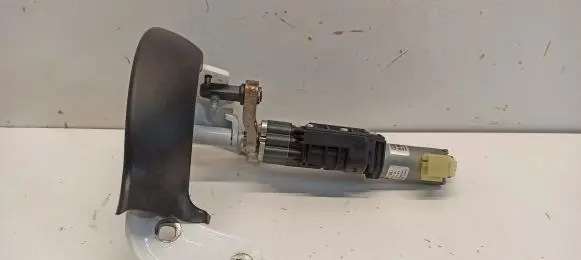 Audi A6 C7 Tailgate hinge 4G9827300