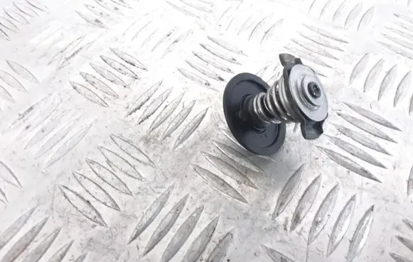 Volvo V70 Thermostat/thermostat housing