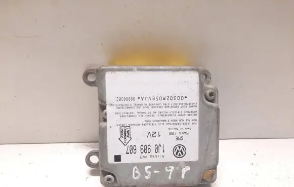 Volkswagen PASSAT B5 Airbag control unit/module 1J0909607