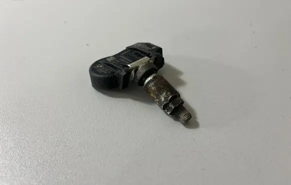 BMW 3 F30 F35 F31 Tire pressure sensor 6855539