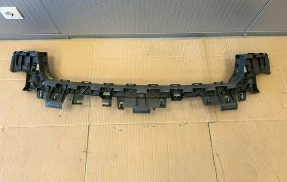 Audi A3 S3 8V Rear bumper mounting bracket 8V5807385E