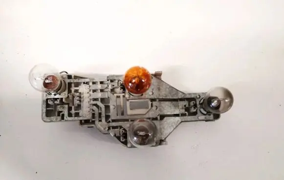 Skoda Octavia Mk2 (1Z) Tail light bulb cover holder 1z9945257