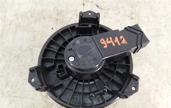 Toyota Verso-S Heater fan/blower 