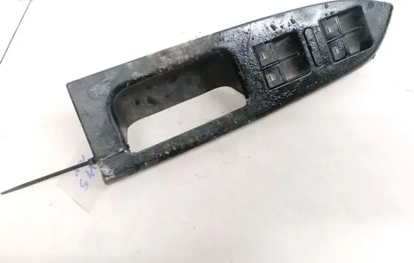 Volkswagen Touran I Electric window control switch