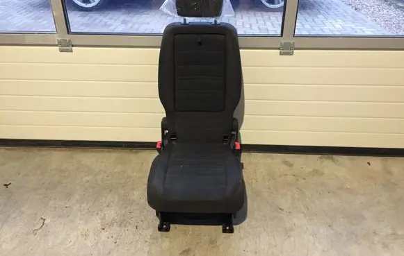 Volkswagen Touran II Rear seat 