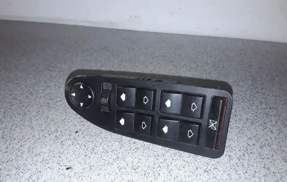 BMW 5 E39 Electric window control switch 8368966