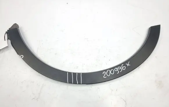 Suzuki SX4 S-Cross Fender trim (molding)