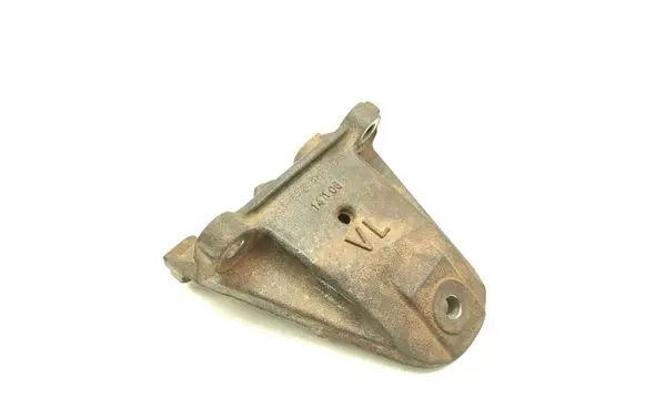 Nissan Navara D40 Engine mounting bracket