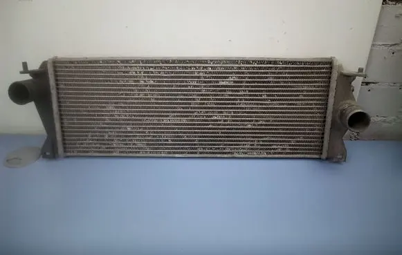 Land Rover Discovery Intercooler radiator ESR3777 PCM100220 BTP5521