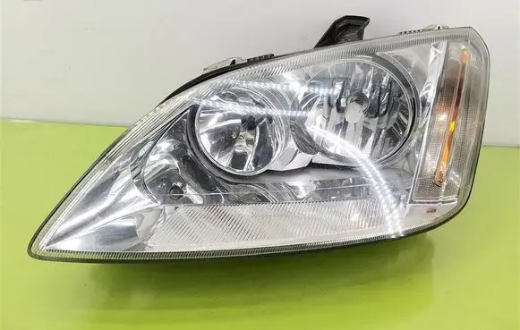 Ford C-MAX I Headlight/headlamp 270605L