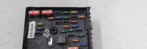 Volkswagen PASSAT B6 Fuse module 3C0937125
