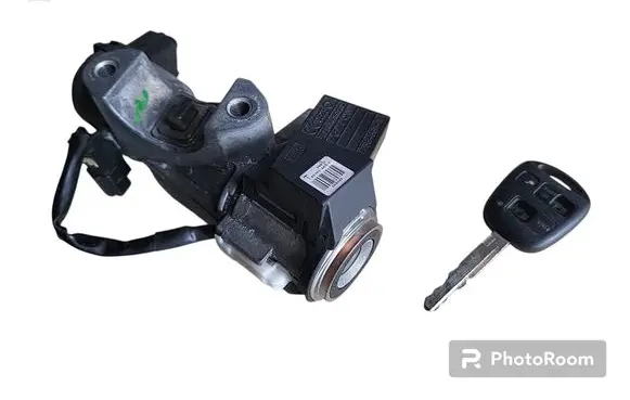 Toyota Avensis T250 Ignition lock 8978305010 N0501517 N0501518