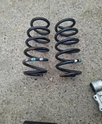 Toyota Avensis T270 Rear coil spring