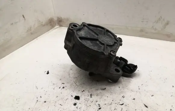 Mazda 3 I Vacuum pump