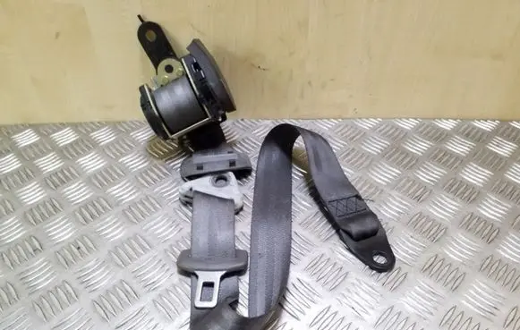 Ford Maverick Third row seat belt 898450F610