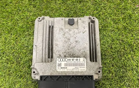 Audi A8 S8 D4 4H Engine control unit/module 4H0907409B 0281018150