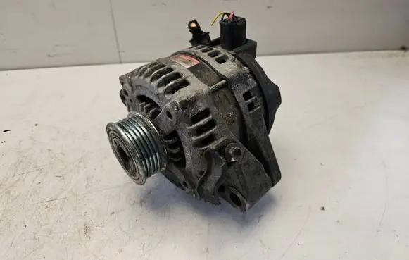 Toyota Corolla Verso AR10 Generator/alternator 2706027090