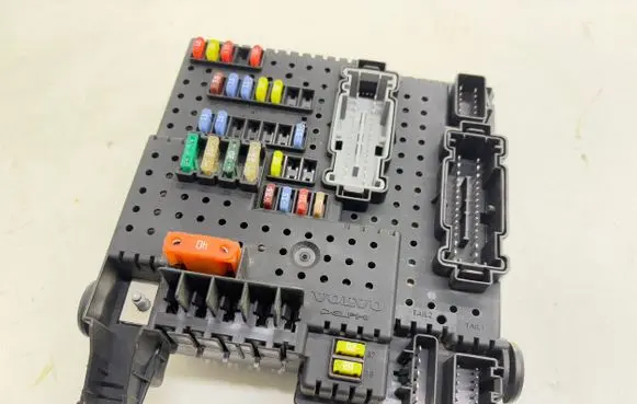 Volvo V70 Fuse module 30786646