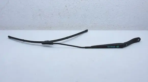 Opel Vivaro Front wiper blade arm 9808465480