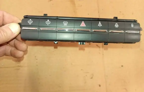 Peugeot 5008 Hazard light switch 96638426XT