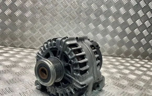 BMW 1 E82 E88 Generator/alternator 8507624