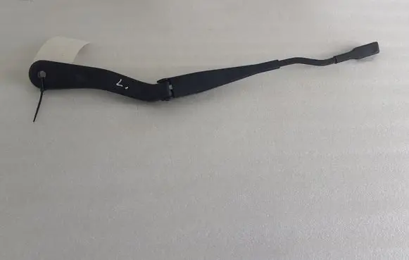 Front wiper blade arm