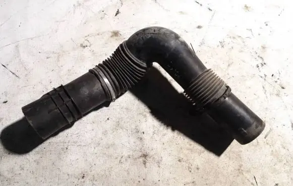 Renault Laguna I Air intake hose/pipe 93025101f