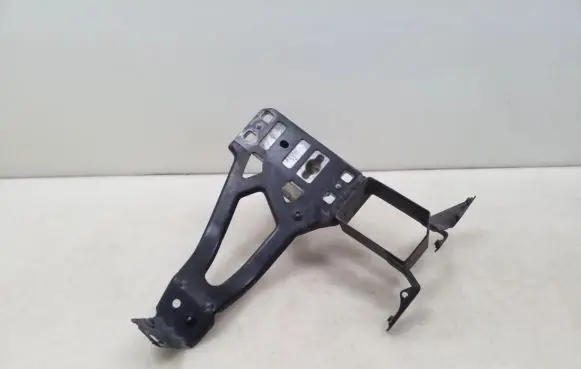 BMW 5 E60 E61 Fog light bracket 7033732