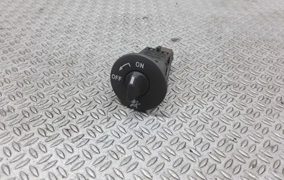 Passenger airbag on/off switch