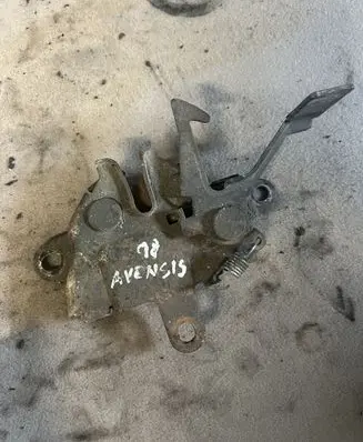 Toyota Avensis T220 Engine bonnet/hood lock/catch