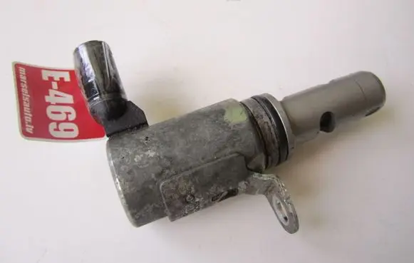 Volkswagen Golf V Camshaft vanos timing valve 03C906455A