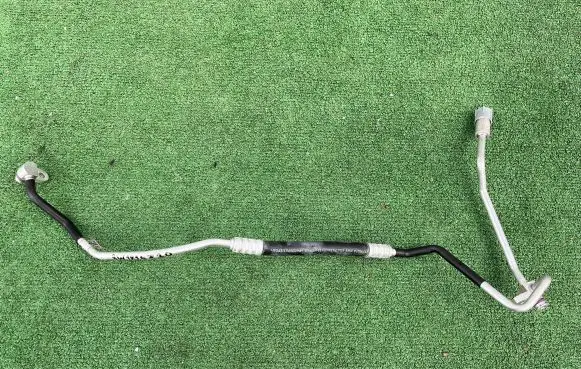 Audi A5 Air conditioning (A/C) pipe/hose 8W1816720