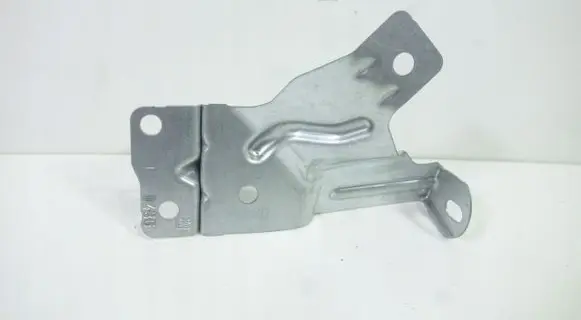Opel Zafira C Fender mounting bracket C13282439