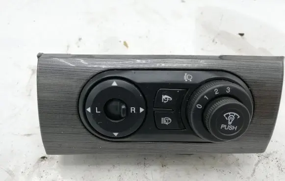 Chevrolet Captiva Headlight level height control switch UG8F23