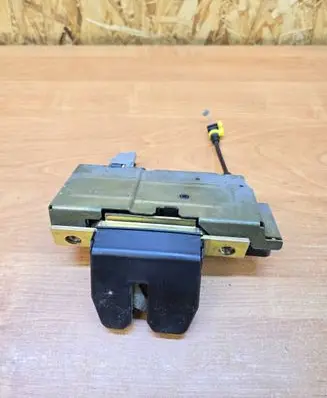 Volvo XC90 Tailgate/trunk/boot lock/catch/latch 30753479 16398X