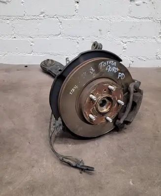 Toyota Auris E180 Front wheel hub