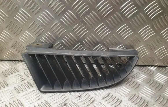Mitsubishi Colt Front bumper upper radiator grill MN127773