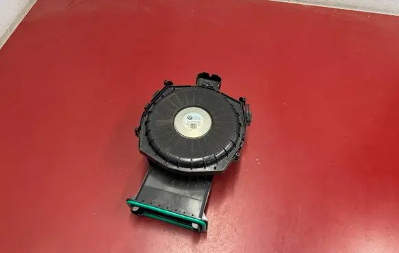 BMW X3 G01 Subwoofer speaker 6811926 65136811926