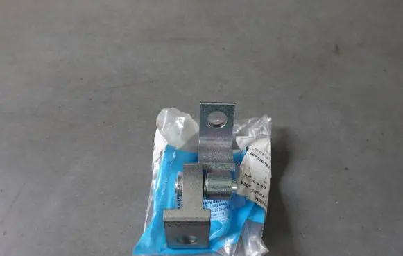 Skoda Octavia Mk3 (5E) Front door upper hinge 7N0831402A 3C0853586
