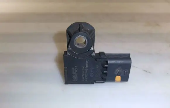 Renault Kangoo II Air pressure sensor 223653148R H8201038353