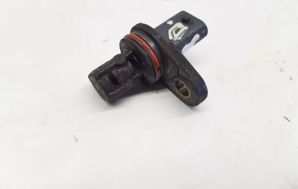 Opel Astra J Camshaft position sensor 55565708 nr8816