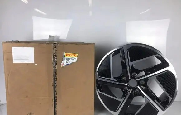 Audi E-tron GT R20 alloy rim 4J3601025F 4J3601023A